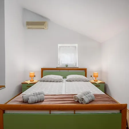 Amazing Apartment In Porec With Wifi Apartman