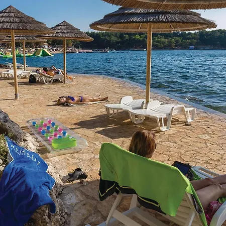 Apartman Amazing Apartment In Porec With Wifi *