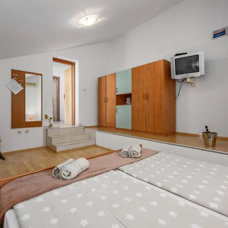 Apartman Amazing Apartment In Porec With Wifi