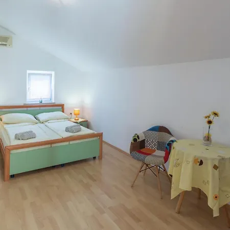 Cozy In With Wifi Apartment Porec