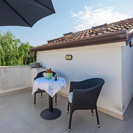 Cozy In With Wifi Apartment Porec